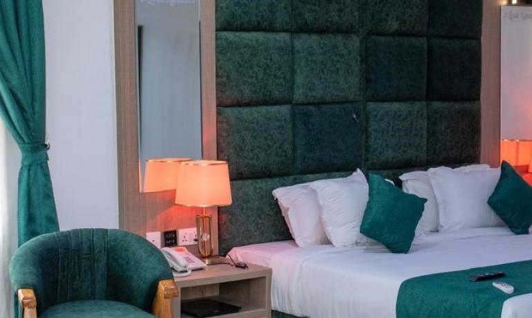 Super Executive Suite